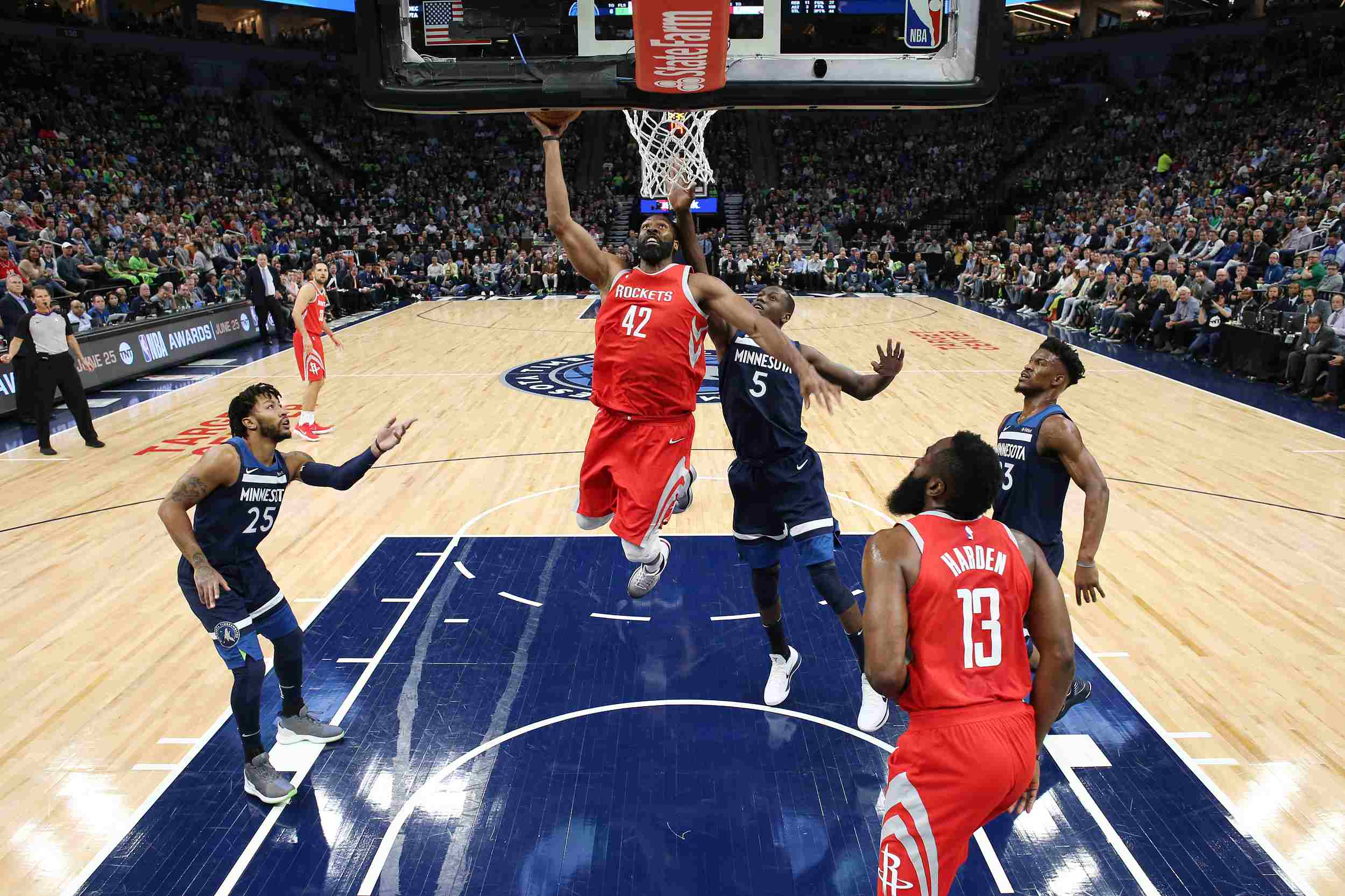 左脚探步踩 左脚探步踩